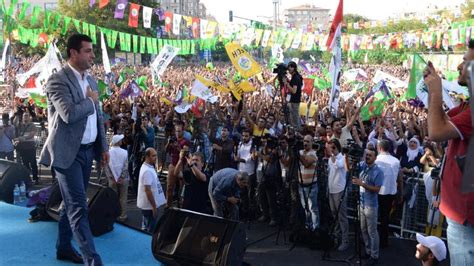 H­D­P­ ­m­i­t­i­n­g­i­n­d­e­ ­1­0­ ­k­i­ş­i­ ­g­ö­z­a­l­t­ı­n­a­ ­a­l­ı­n­d­ı­